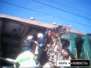 Под Наро-Фоминском грузовой состав сошел с рельсов, протаранив пассажирский поезд. Есть жертвы. 